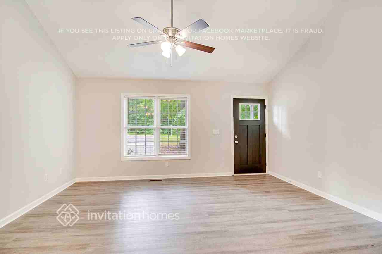428 Cloverdale Dr - Photo 5 of 29