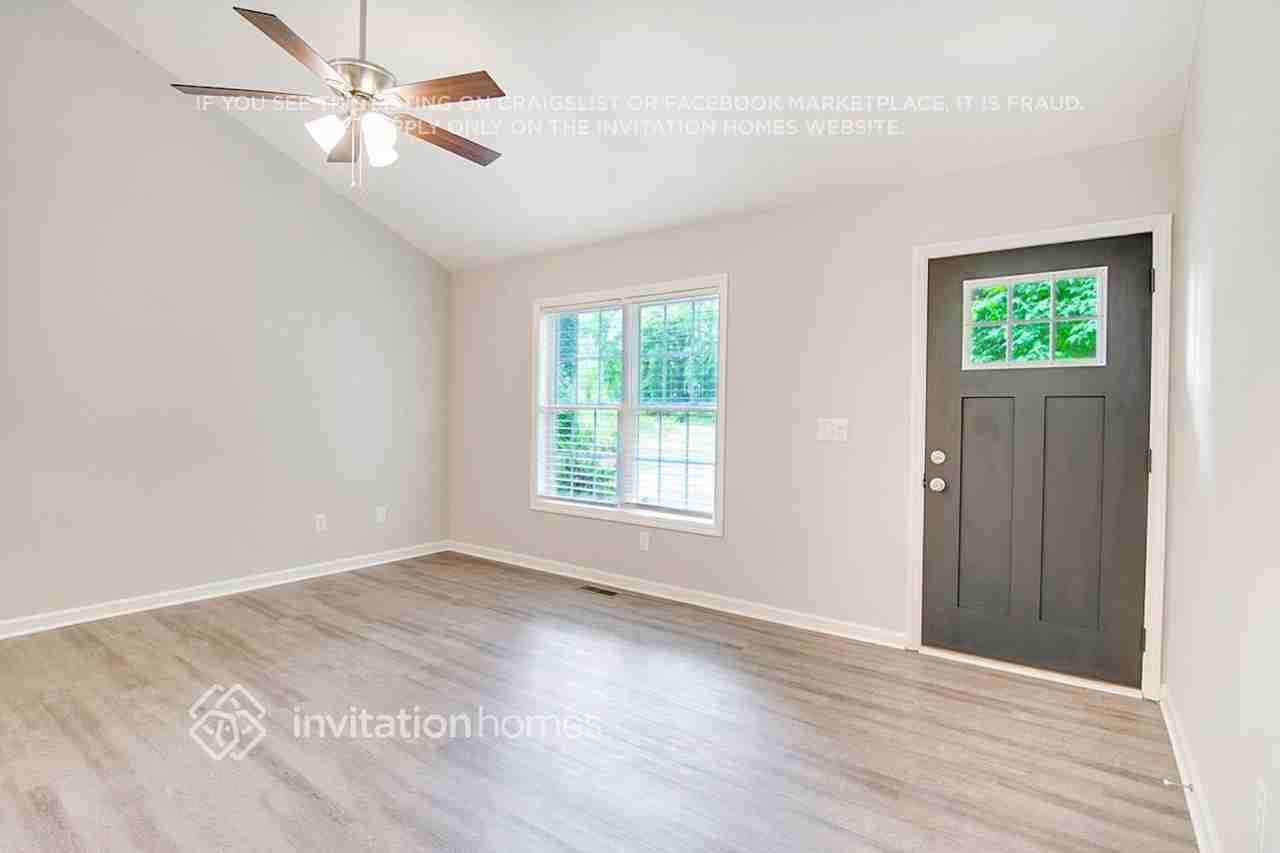 428 Cloverdale Dr - Photo 7 of 29