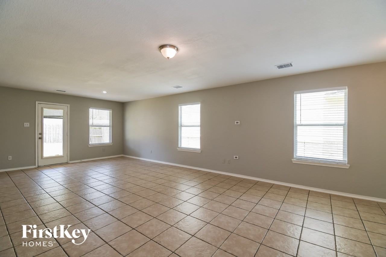 9414 Gnarled Chestnut Ct - Photo 2 of 15