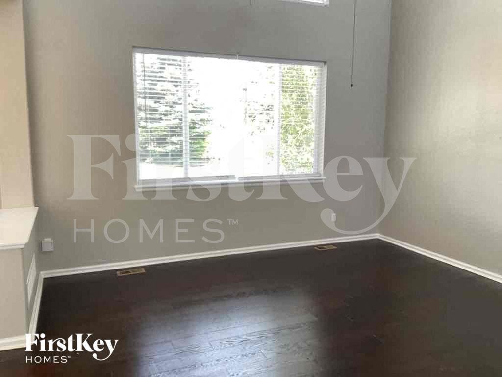 24620 E Wyoming Cir - Photo 3 of 15