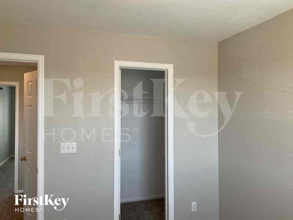 24620 E Wyoming Cir - Photo 5 of 15