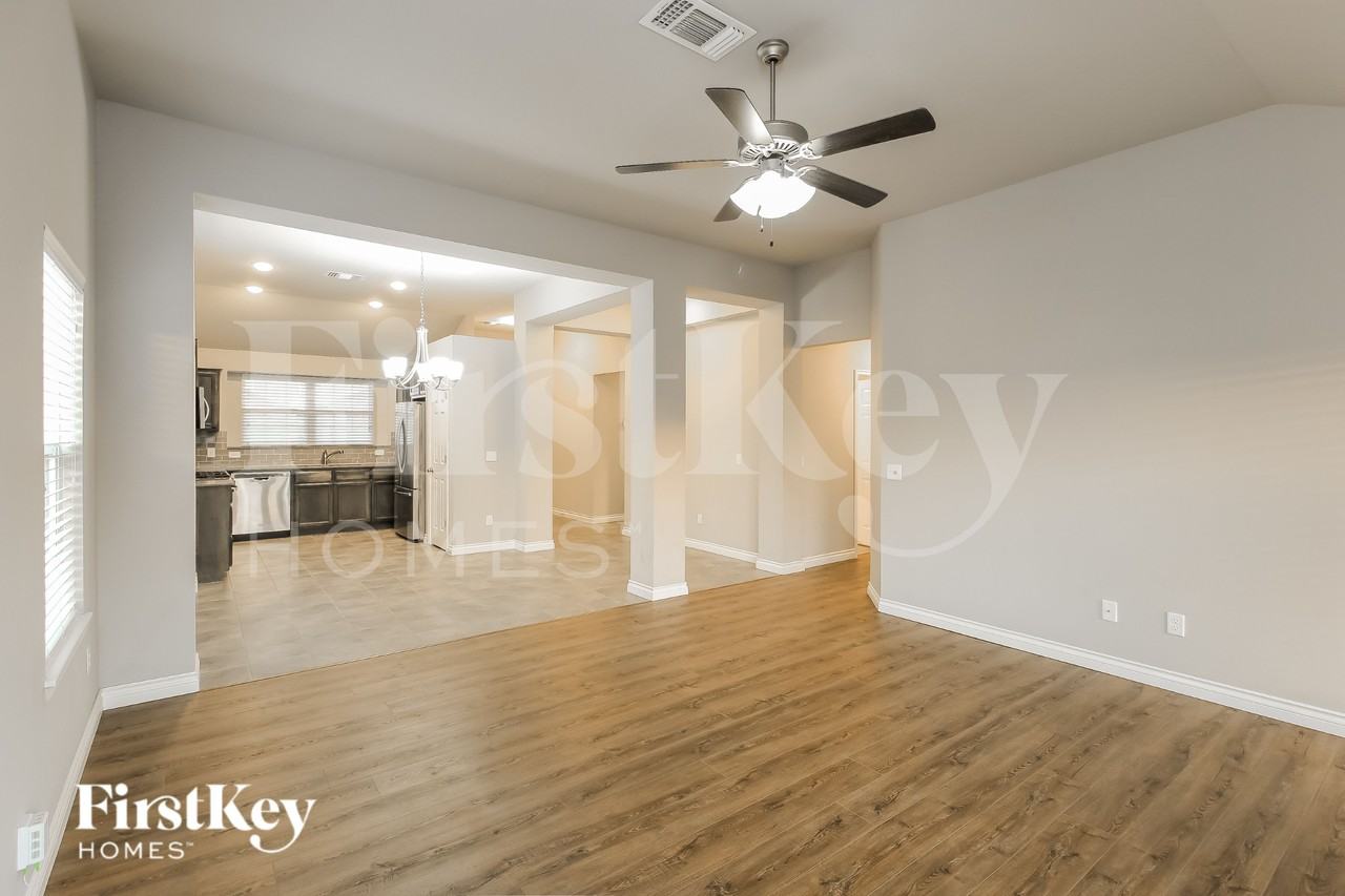 3104 Old Frisco Rd - Photo 3 of 15