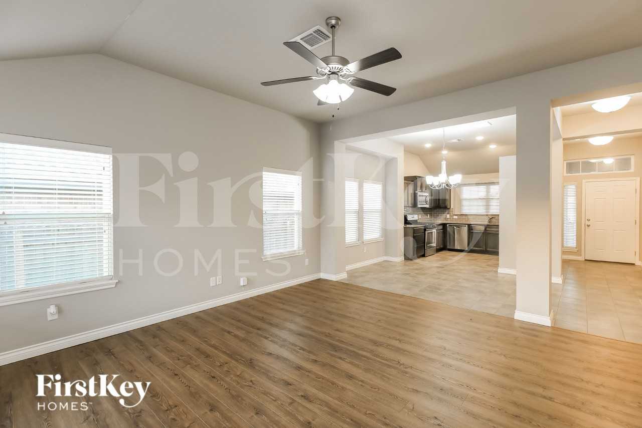 3104 Old Frisco Rd - Photo 4 of 15
