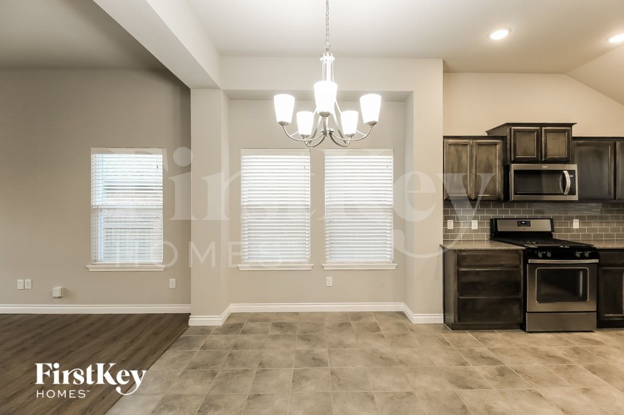 3104 Old Frisco Rd - Photo 5 of 15