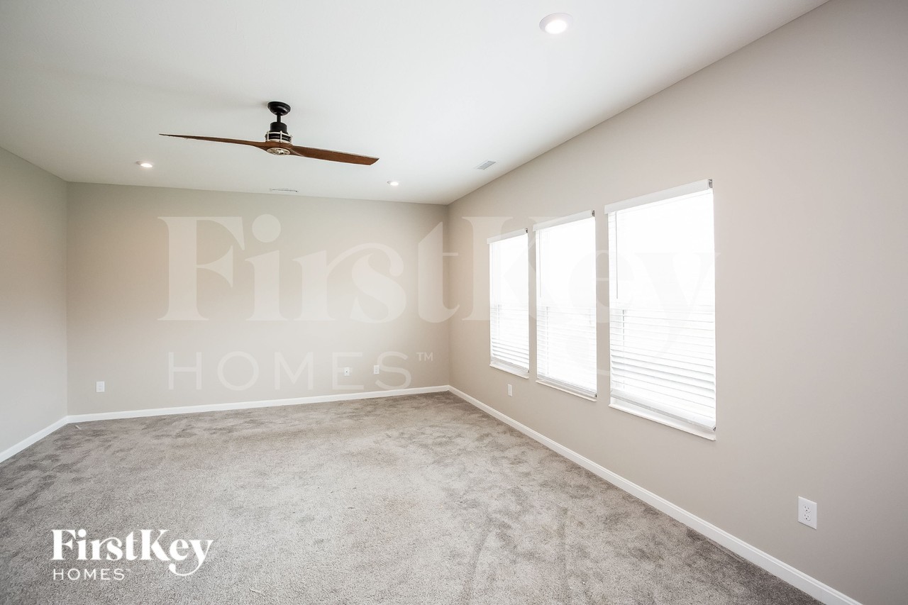 671 Springdale Ln - Photo 3 of 15
