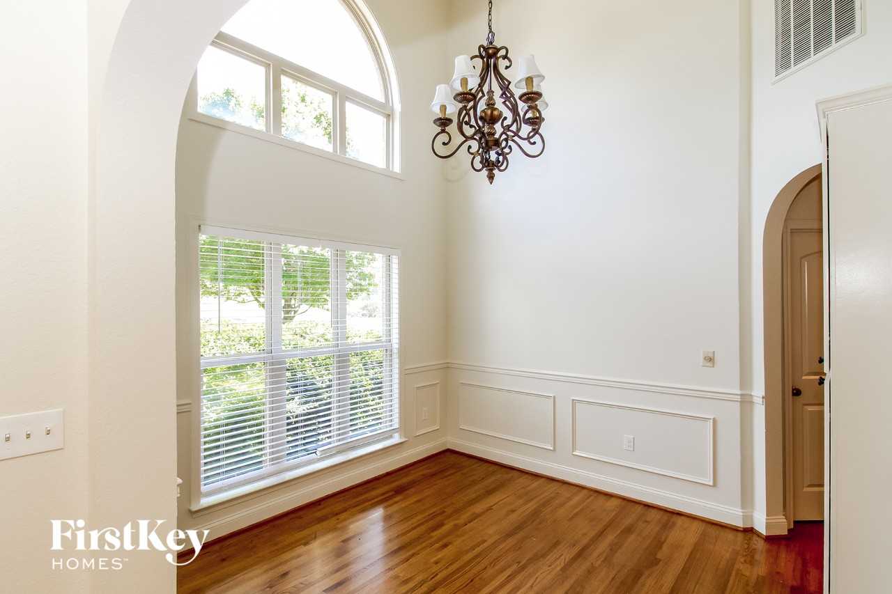 136 Lime Creek Ln - Photo 4 of 15