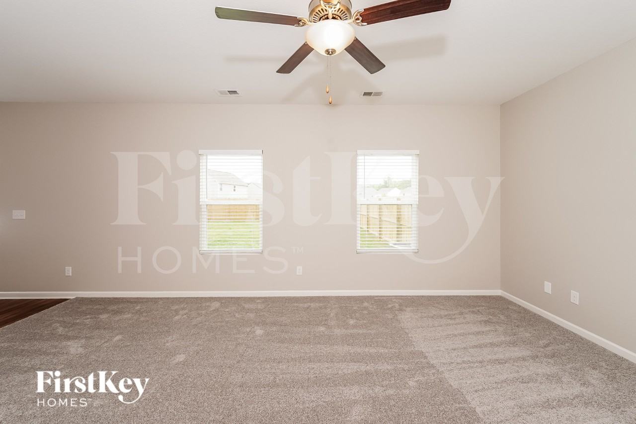 80 Homestead Ln - Photo 2 of 15