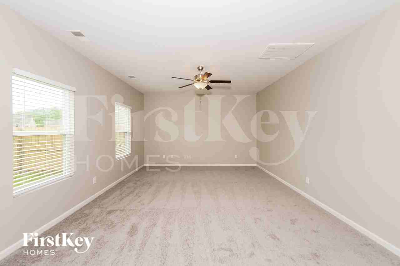80 Homestead Ln - Photo 3 of 15
