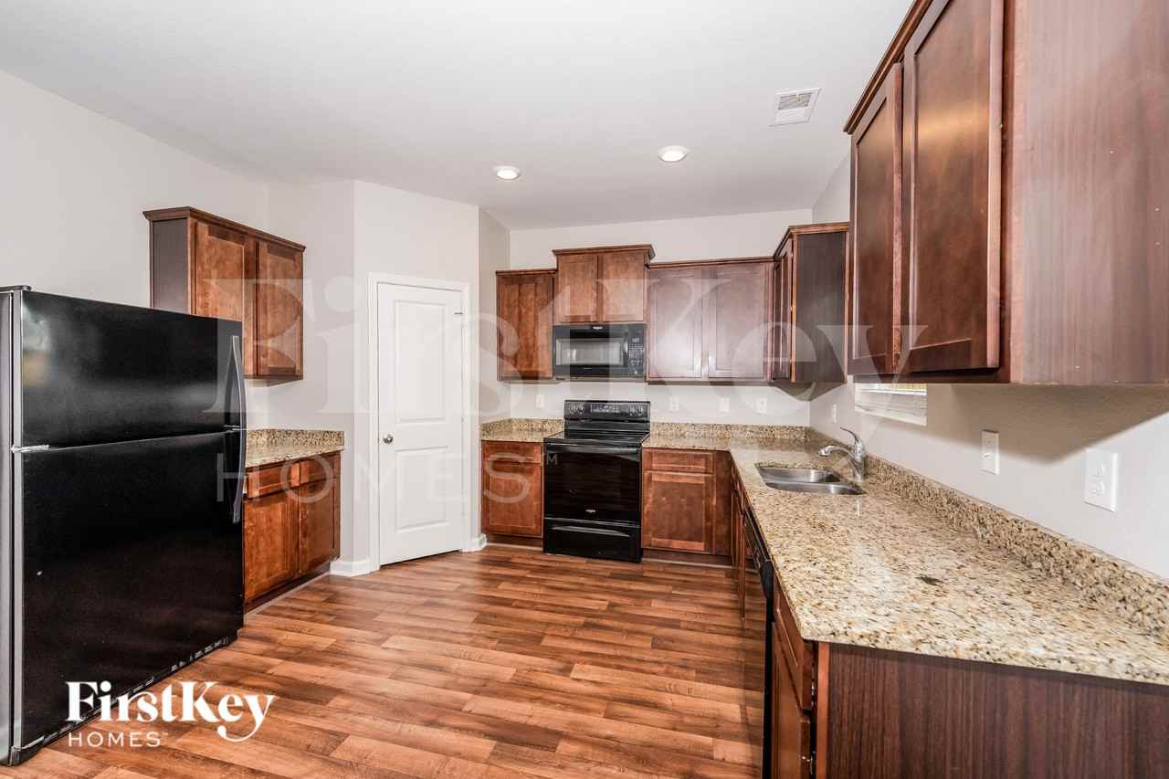 80 Homestead Ln - Photo 5 of 15