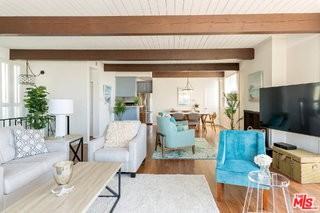 126 Neptune Ave - Photo 4 of 8