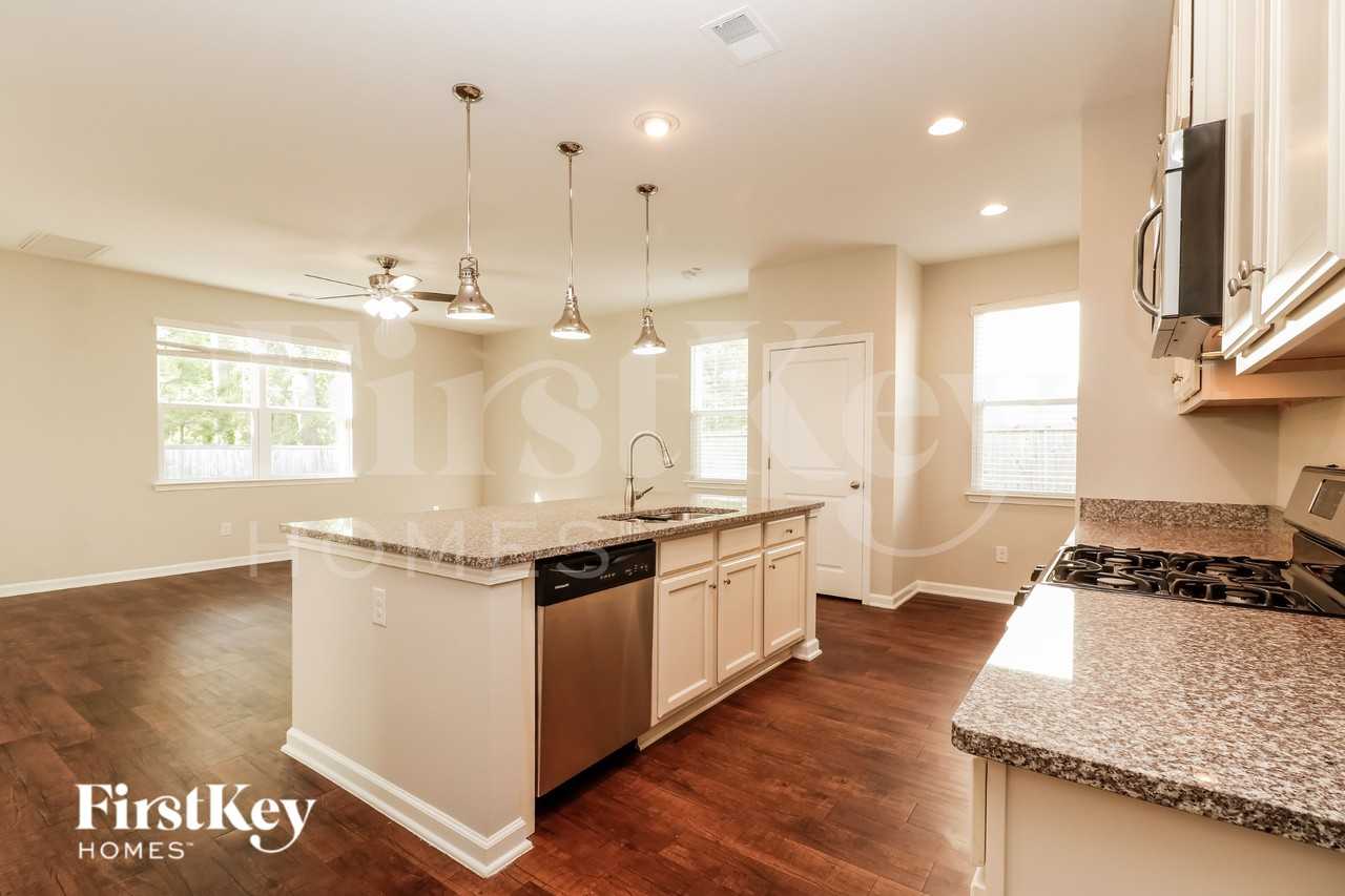 516 Glady Rd - Photo 7 of 15