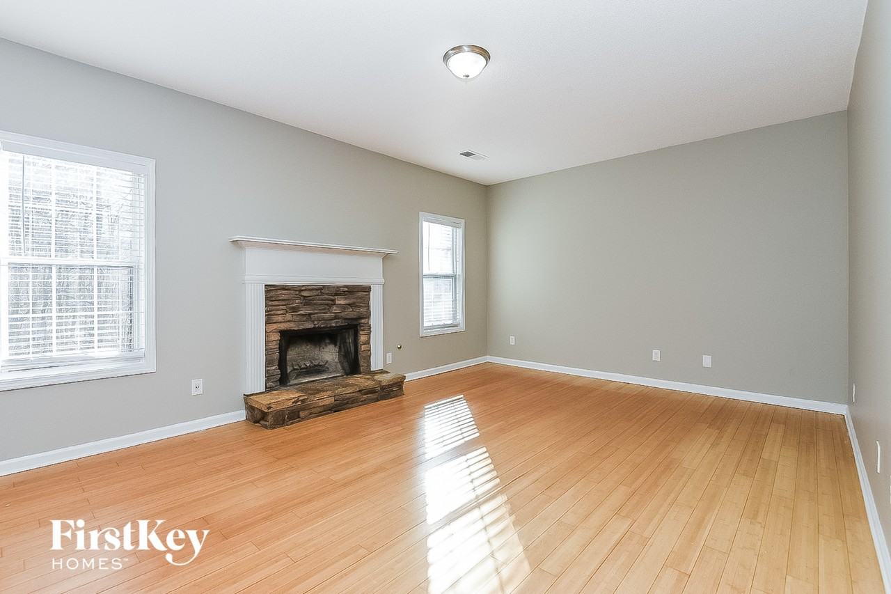 405 Westwind Ct - Photo 2 of 15