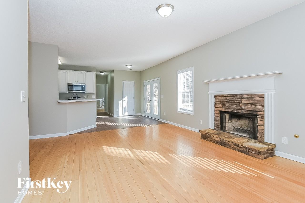 405 Westwind Ct - Photo 3 of 15