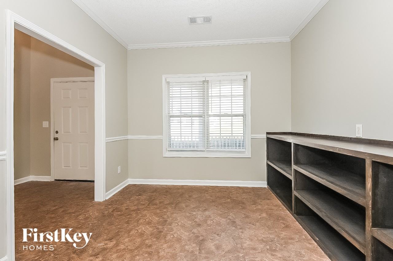405 Westwind Ct - Photo 4 of 15
