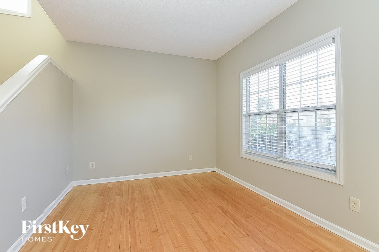 405 Westwind Ct - Photo 5 of 15
