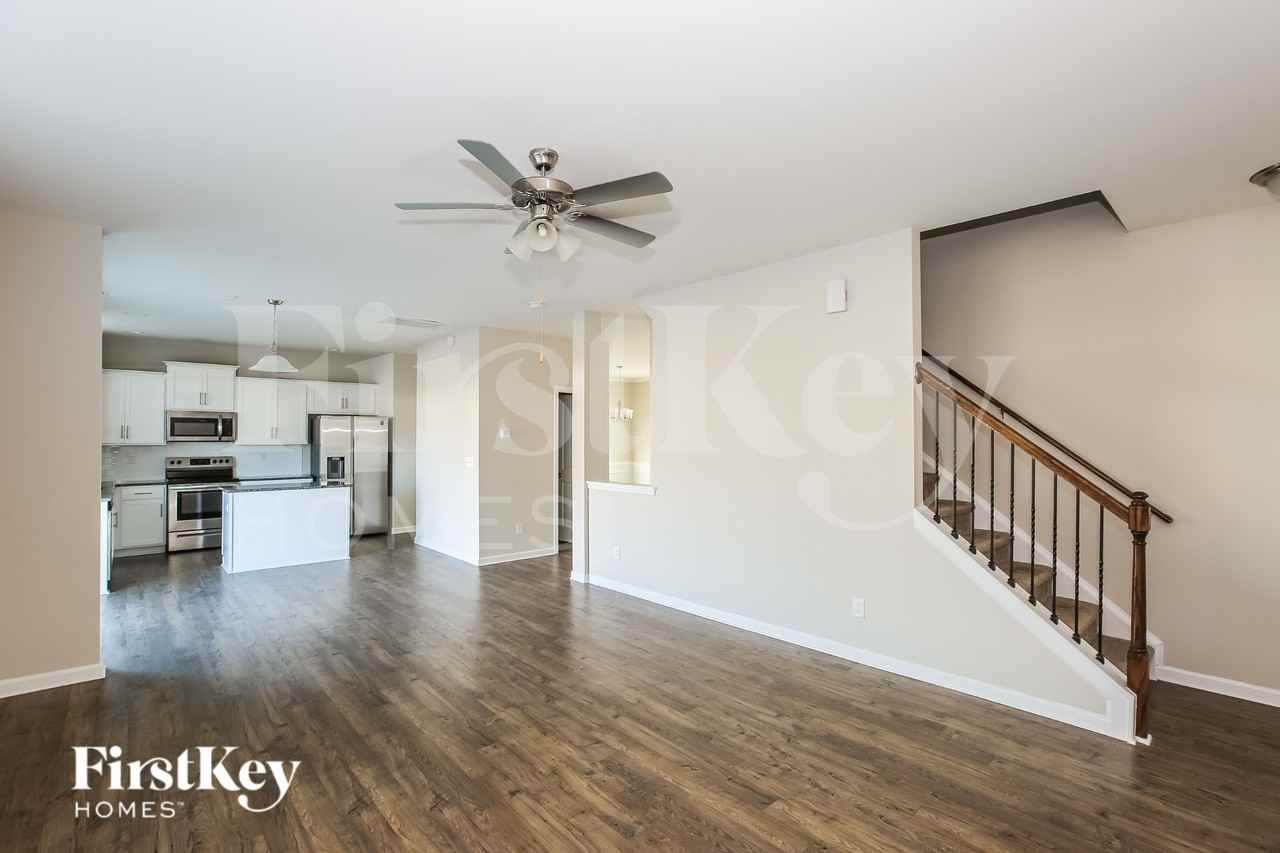 1709 Savory Ln - Photo 4 of 16