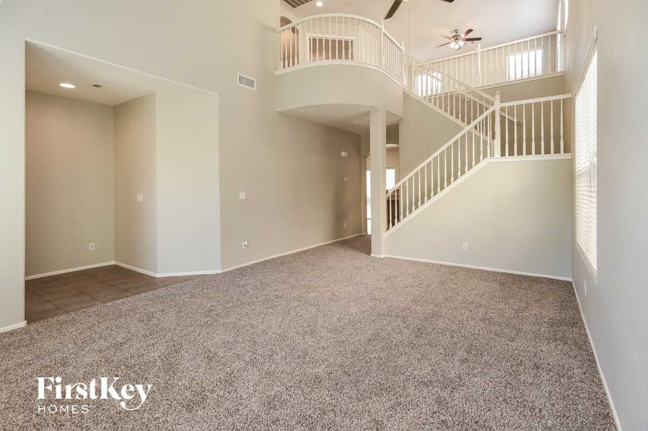 10221 Kermode Ct - Photo 2 of 15