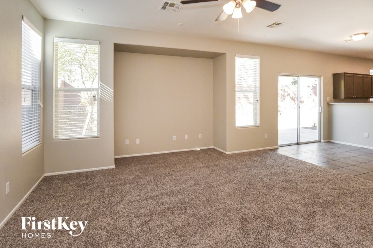 10221 Kermode Ct - Photo 6 of 15