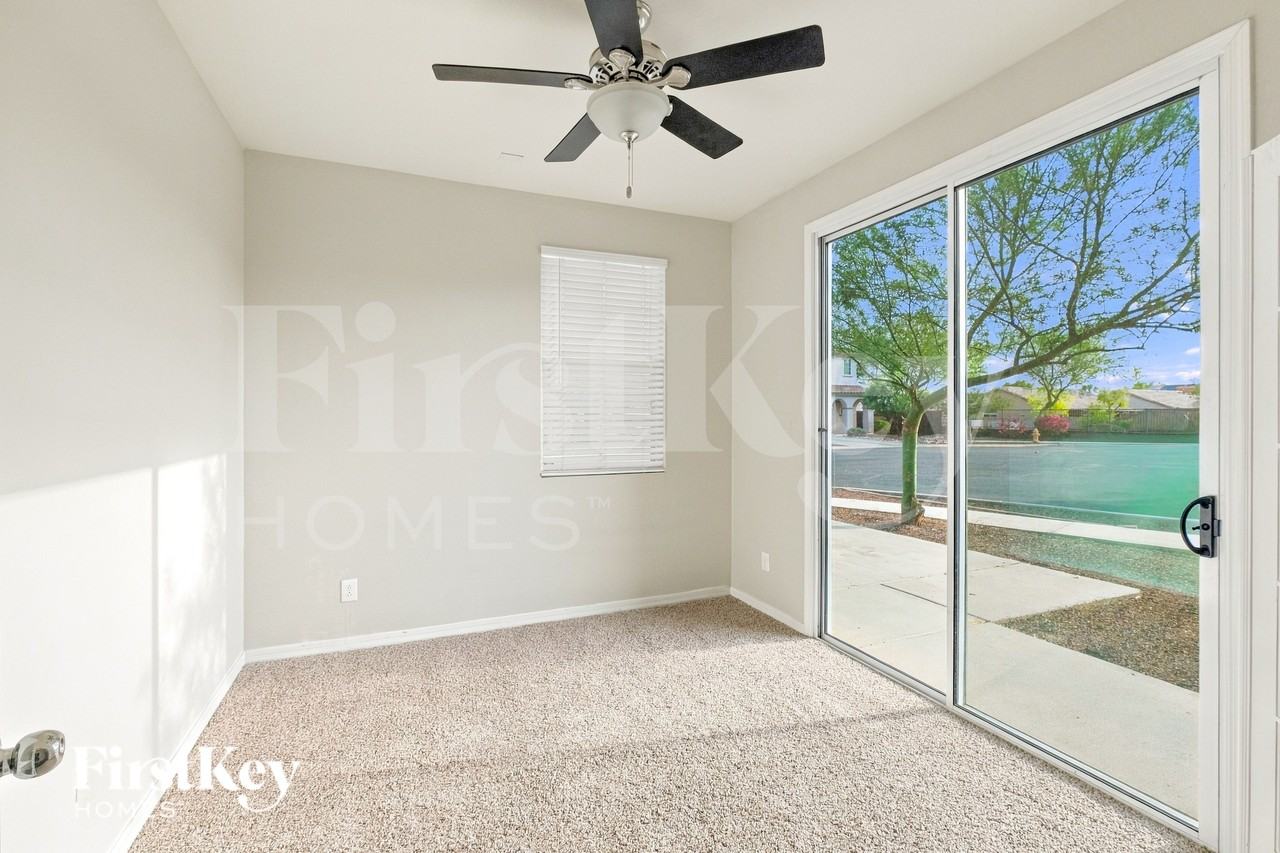 845 E Gary Ln - Photo 6 of 15