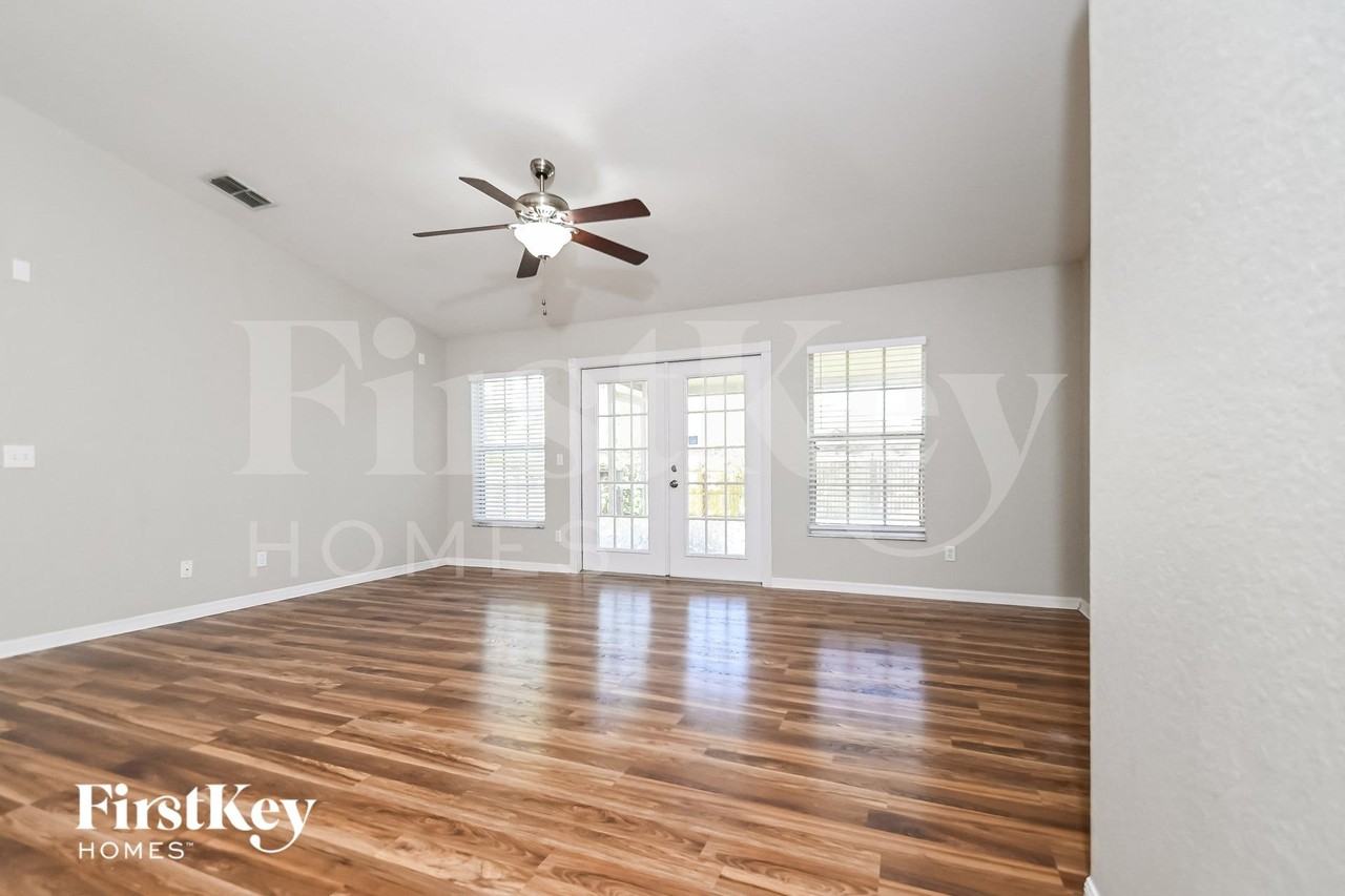 8035 Sugar Pine Blvd - Photo 3 of 15