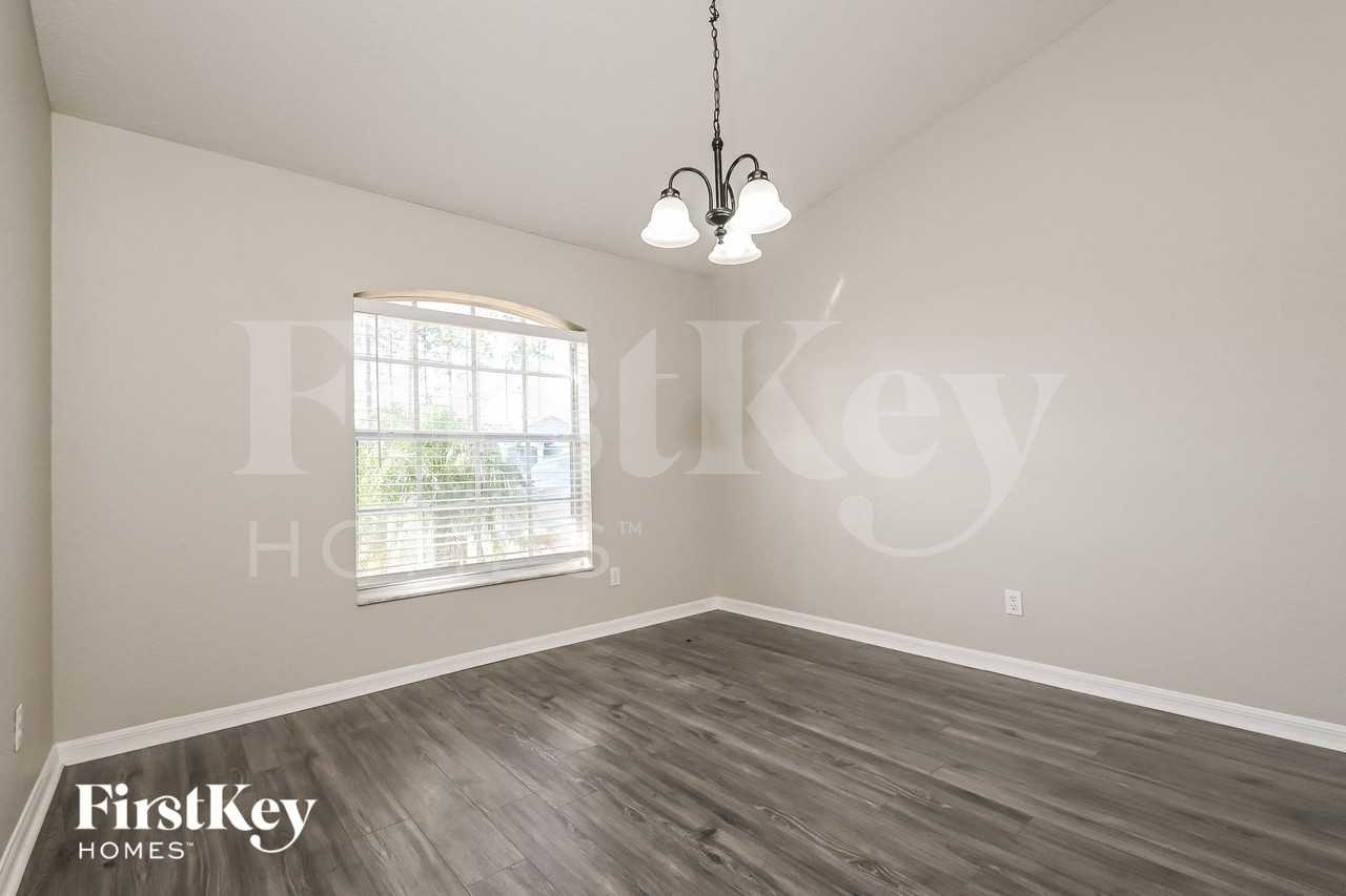 8035 Sugar Pine Blvd - Photo 5 of 15