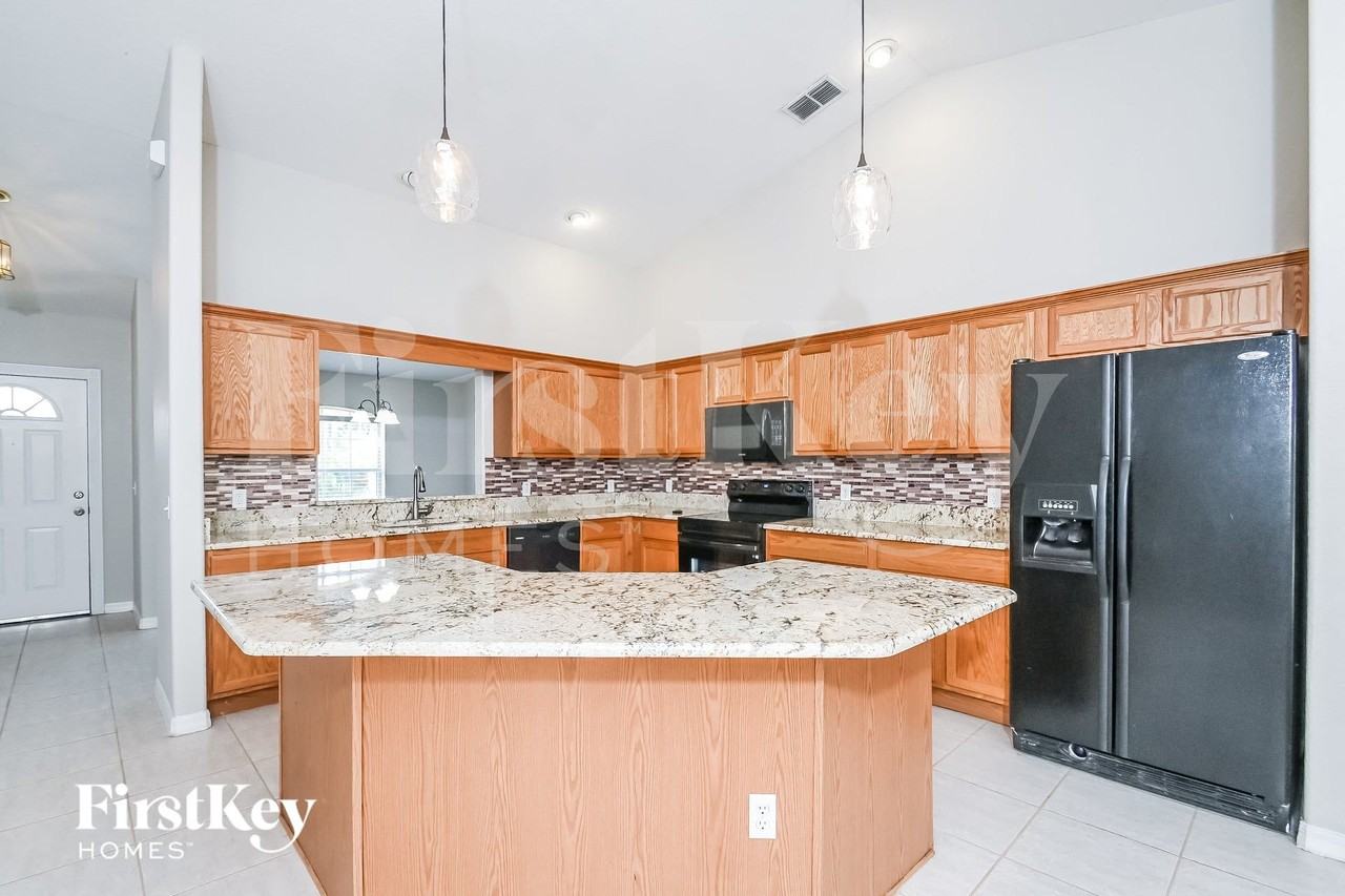 8035 Sugar Pine Blvd - Photo 6 of 15