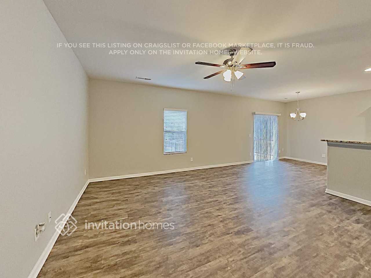 1416 Waylon Ave - Photo 5 of 23