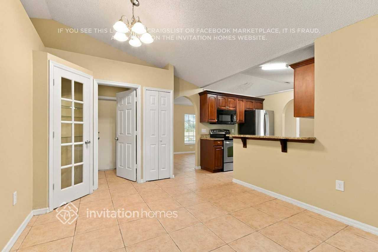 1043 W Riviera Blvd - Photo 7 of 17