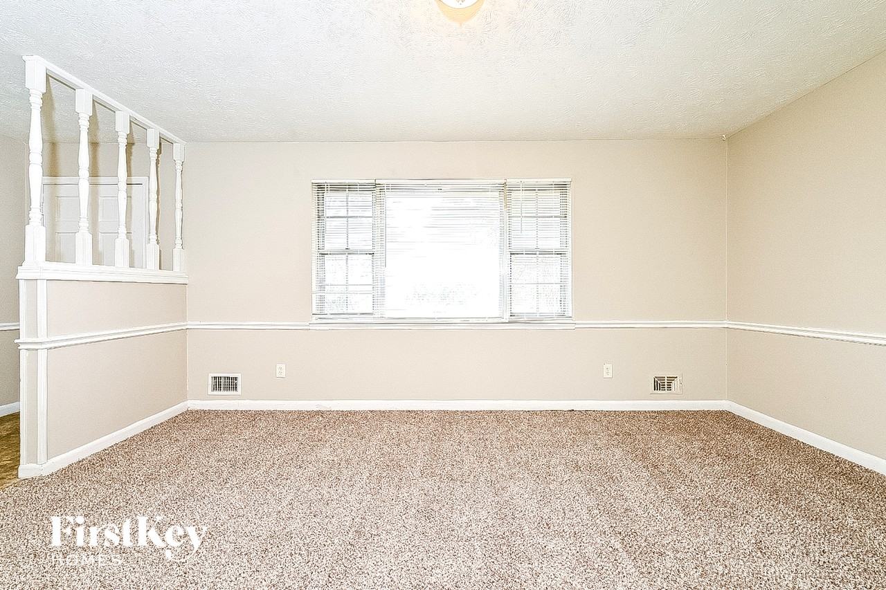 6694 Bedford Rd - Photo 2 of 15