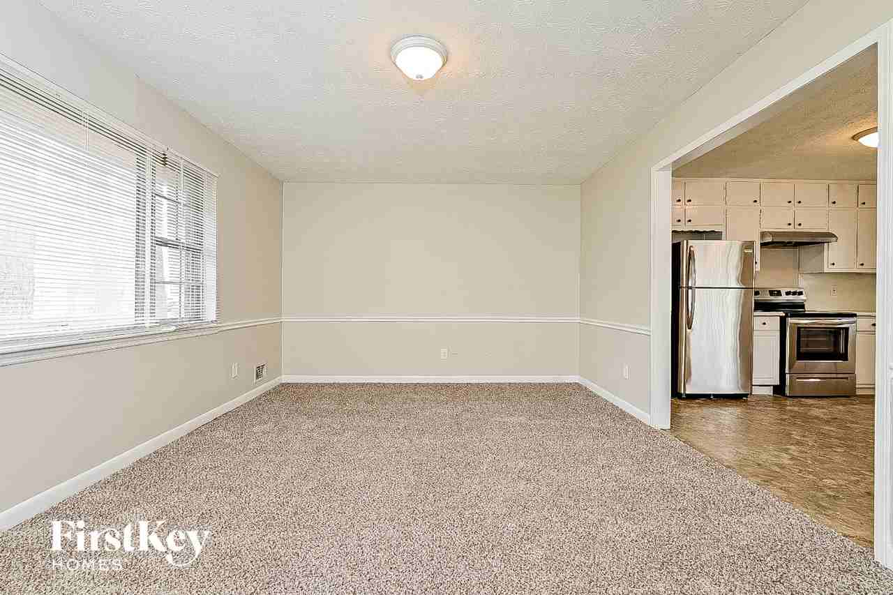 6694 Bedford Rd - Photo 3 of 15