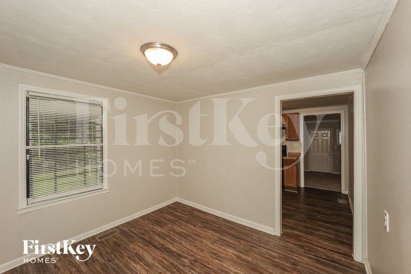 4705 Bailey St - Photo 6 of 15