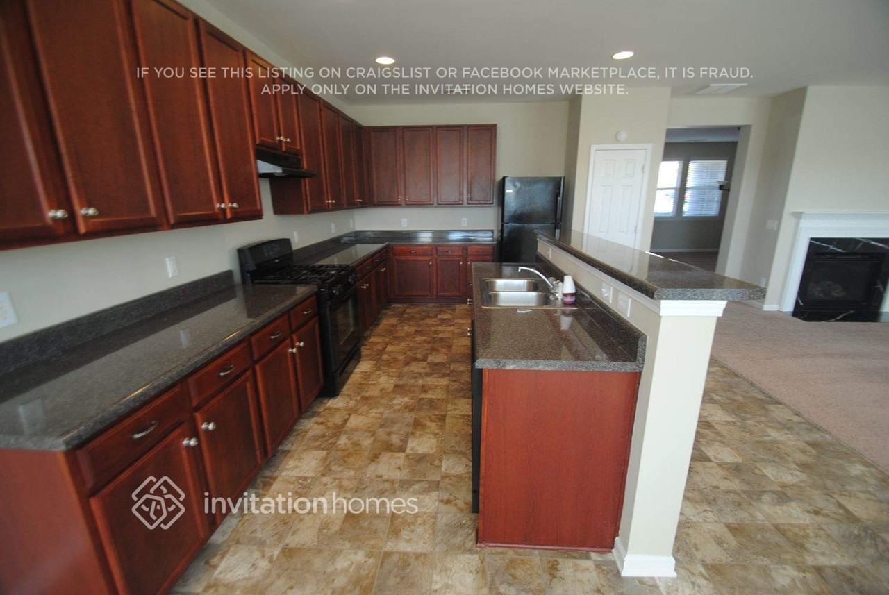 1208 Lanier Springs Dr - Photo 6 of 11