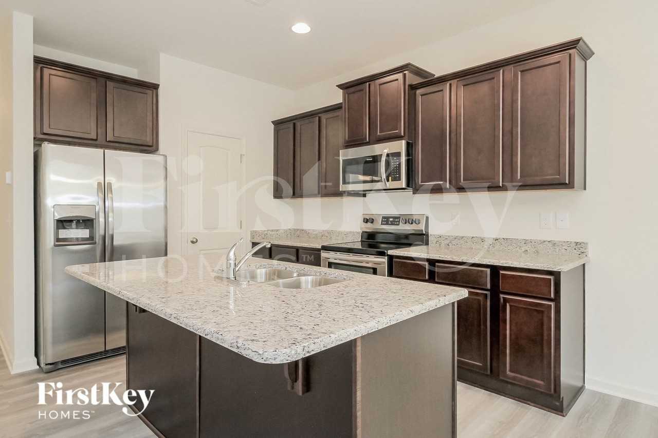 5665 Beaver Pond Trl - Photo 5 of 15