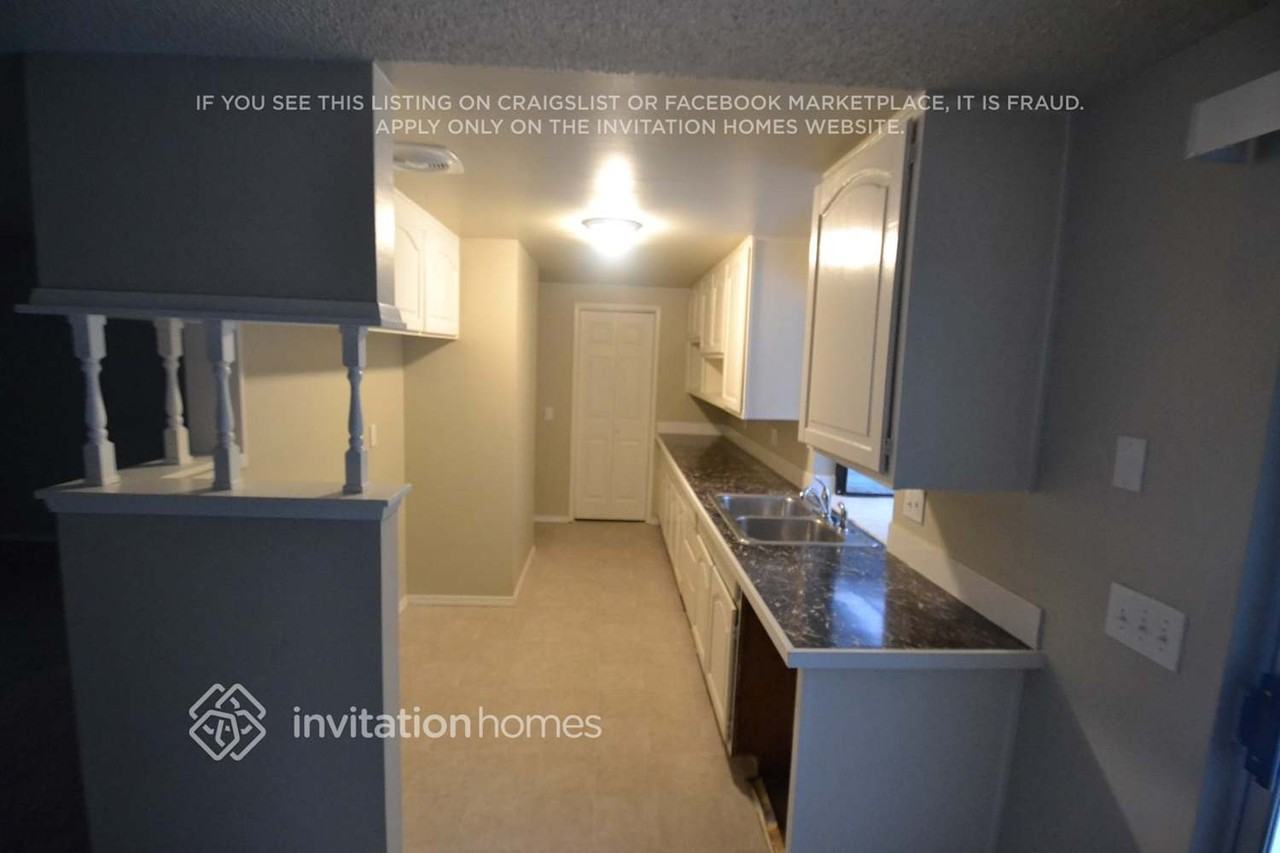 12526 Se 172nd St - Photo 4 of 14