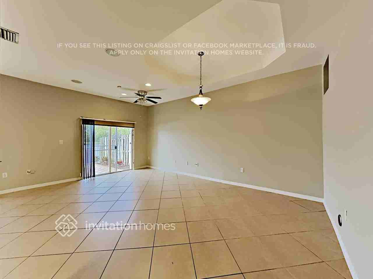 5076 Sw 141st Ave - Photo 6 of 18