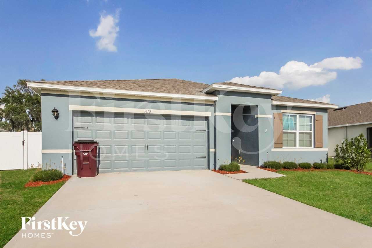 1673 Bay Breeze Dr - Photo 2 of 15
