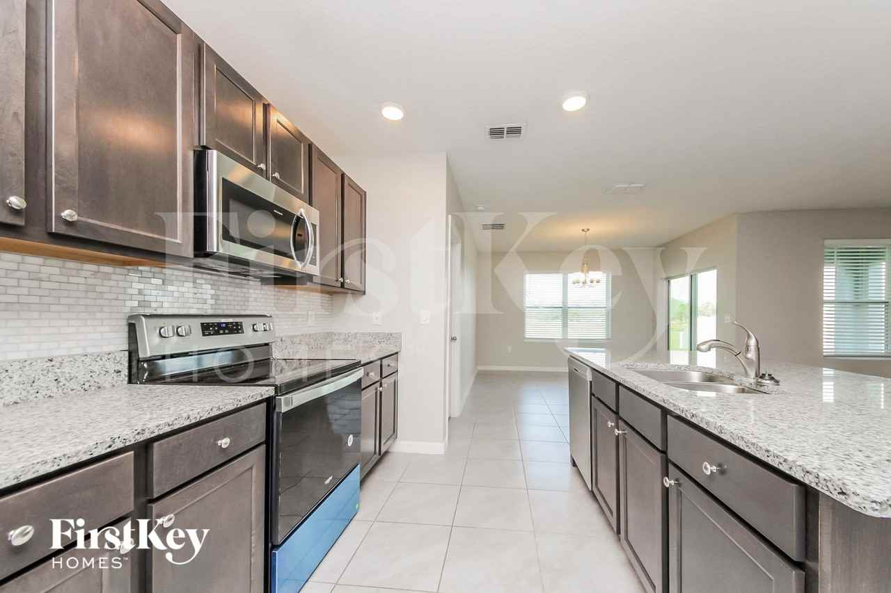 1673 Bay Breeze Dr - Photo 6 of 15