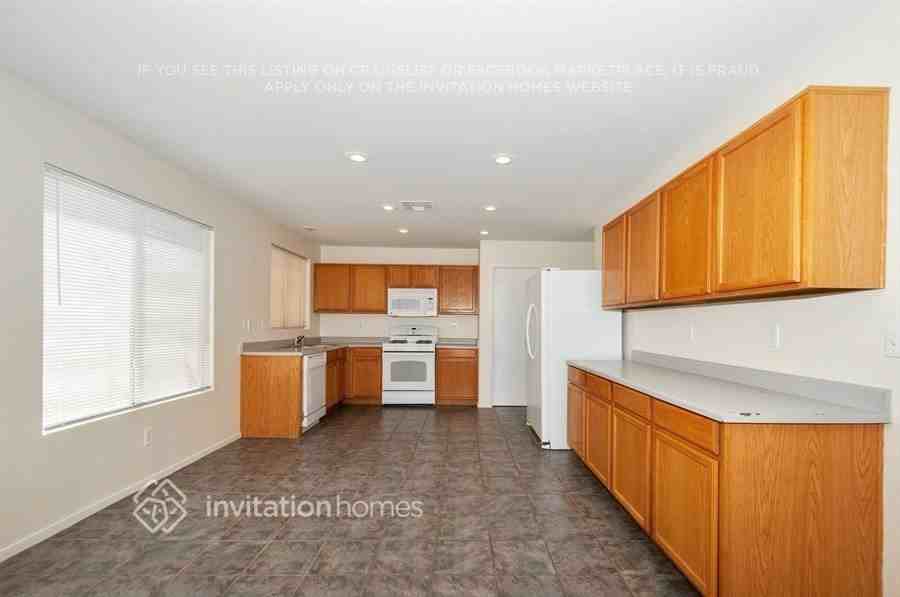 8608 Majestic Pine Ave - Photo 5 of 21