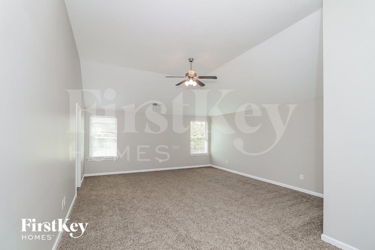 7807 Wrotham Cir - Photo 7 of 15