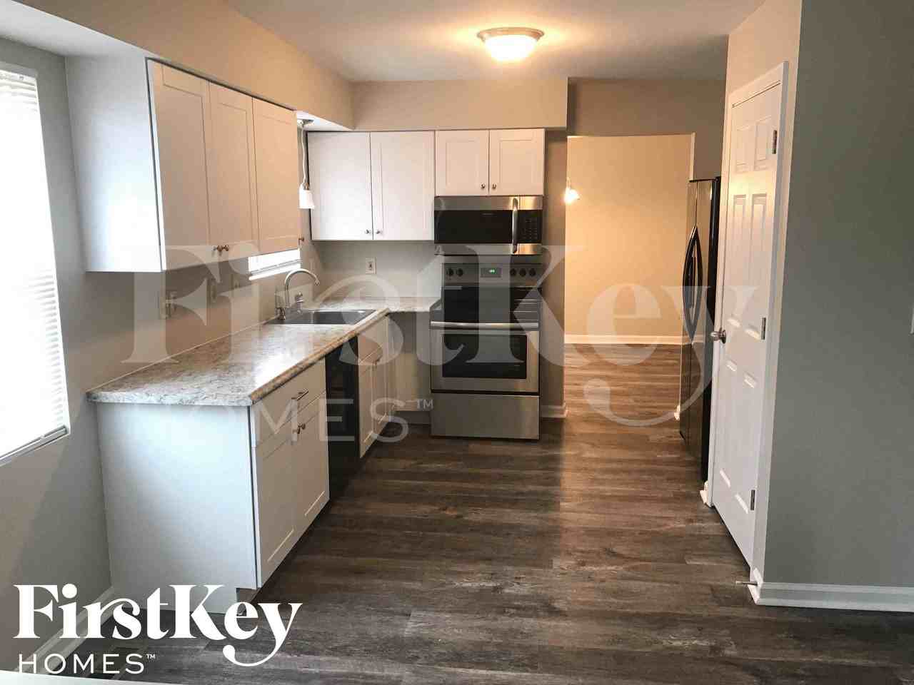 875 Millers Run Ct - Photo 3 of 24