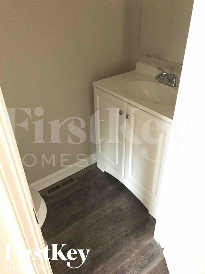875 Millers Run Ct - Photo 6 of 24