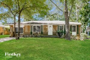 featured image of 8065 Huntington Dr