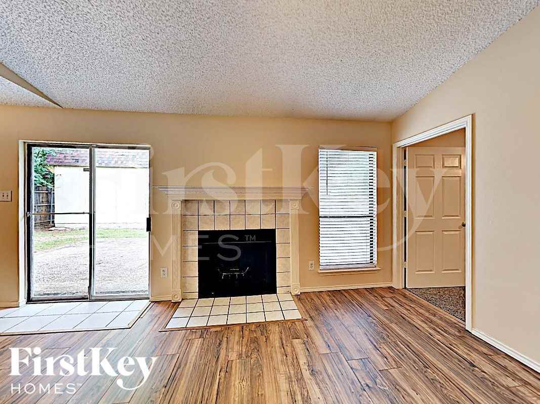6222 Arrowwood Dr - Photo 3 of 17