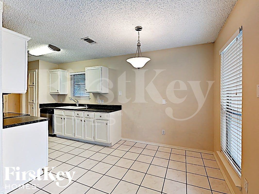 6222 Arrowwood Dr - Photo 6 of 17