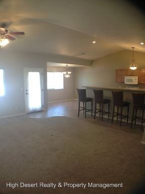 625 S Maple St #3 - Photo 3 of 13