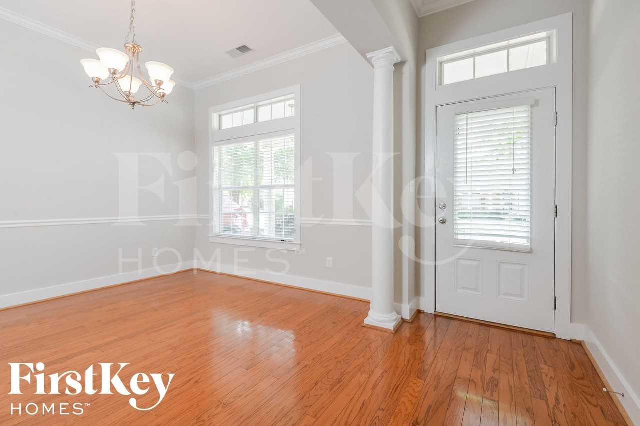 5432 Wisteria Trce - Photo 3 of 15