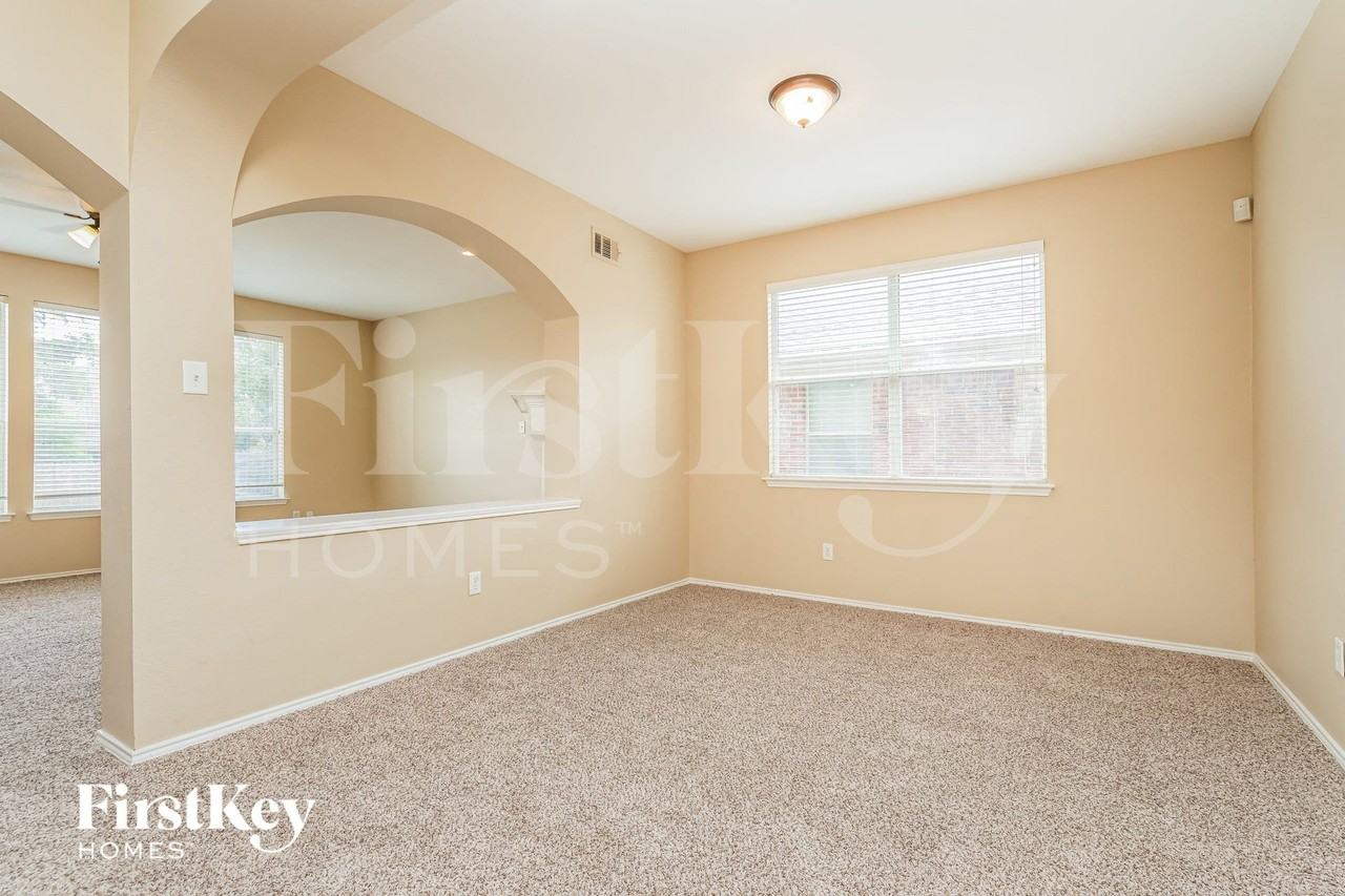 4000 Drexmore Rd - Photo 3 of 15