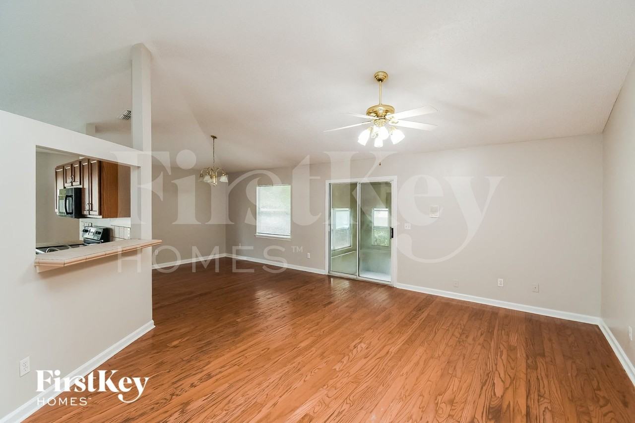 3500 Wentworth Cir W - Photo 4 of 15