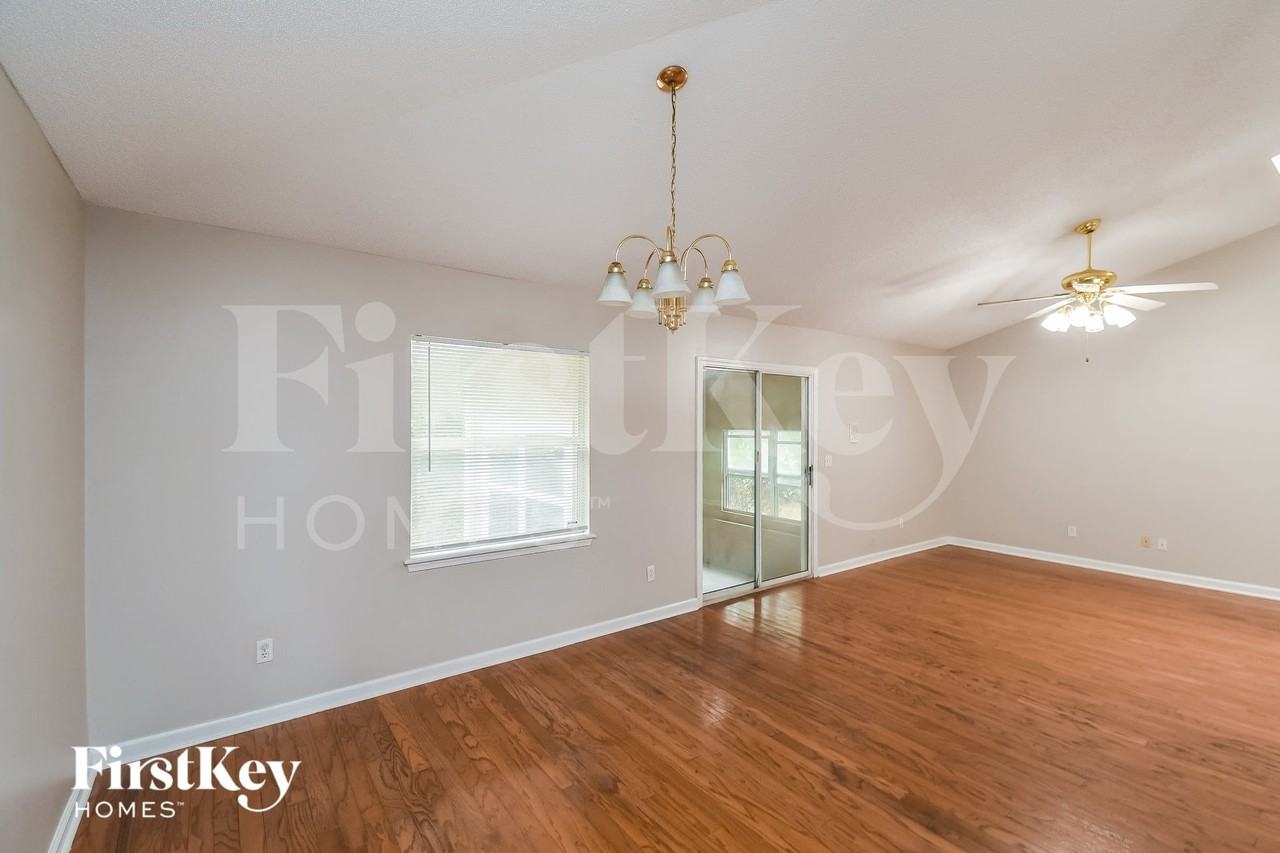 3500 Wentworth Cir W - Photo 5 of 15