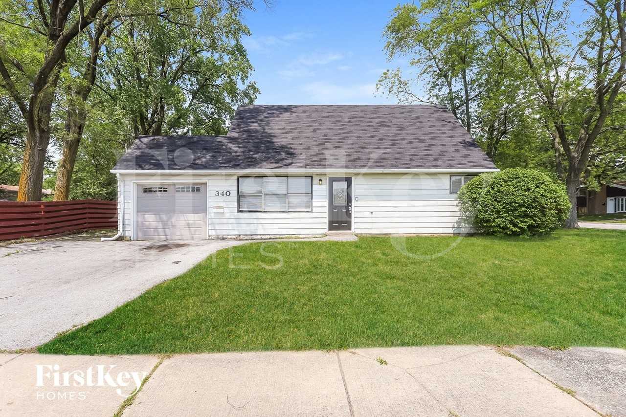 340 Westgate Dr - Photo 3 of 15